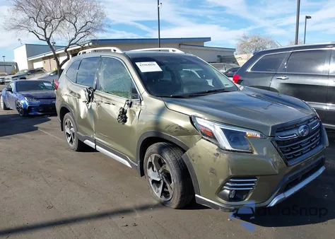 2023 Subaru Forester Touring z USA, uszkodzony, nr VIN JF2SKARC9PH510253